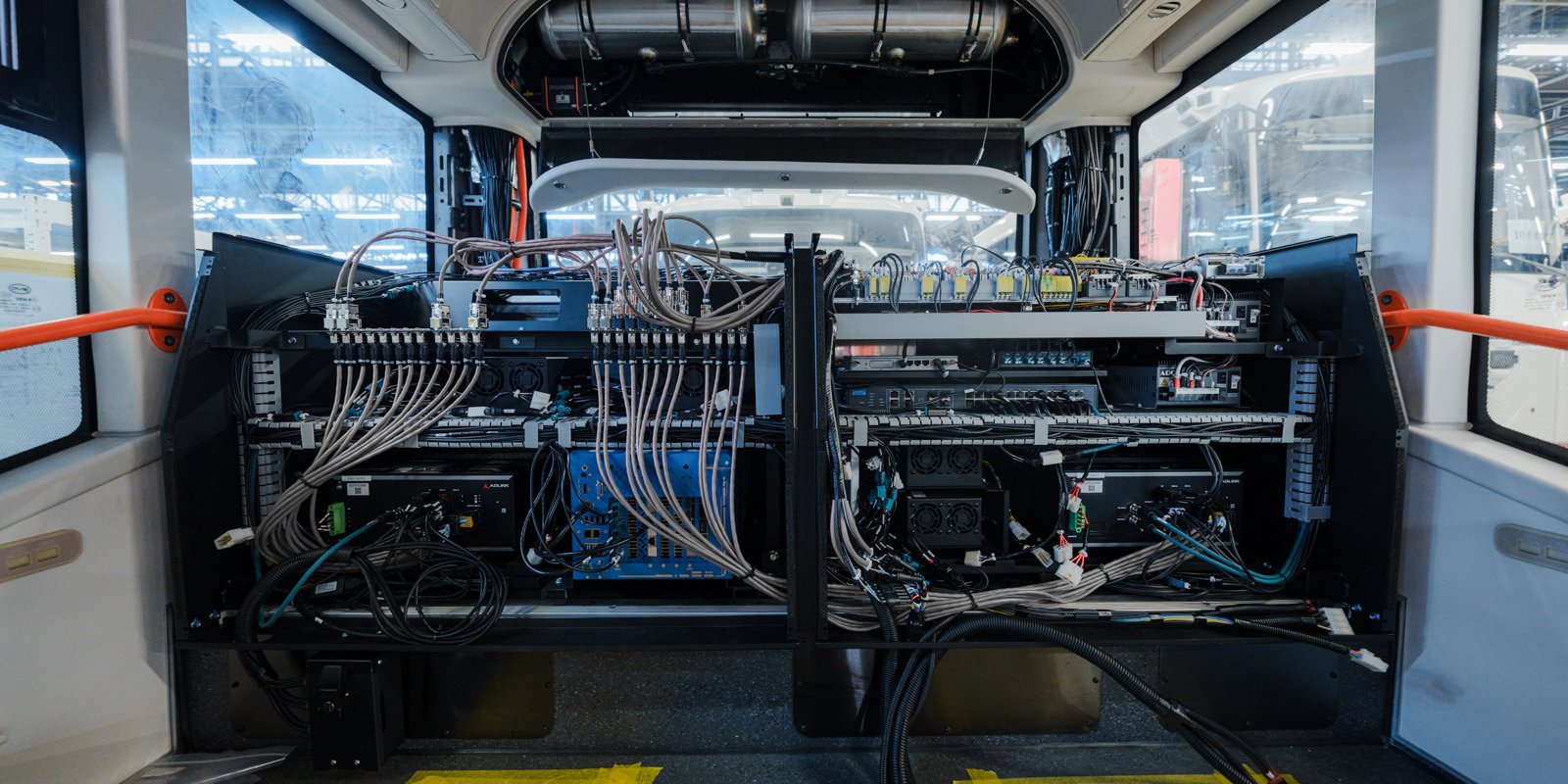ソフトウェア定義自動車（SDV）向け電気・電子（E/E）アーキテクチャで設計された車両