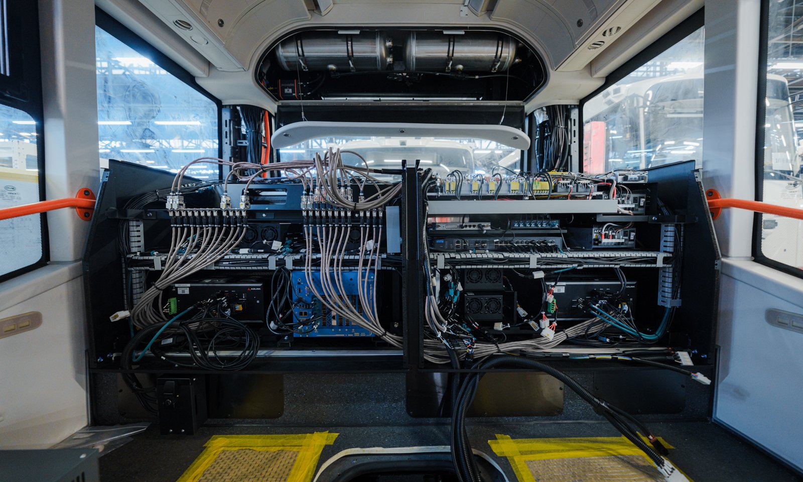 ソフトウェア定義自動車（SDV）向け電気・電子（E/E）アーキテクチャで設計された車両