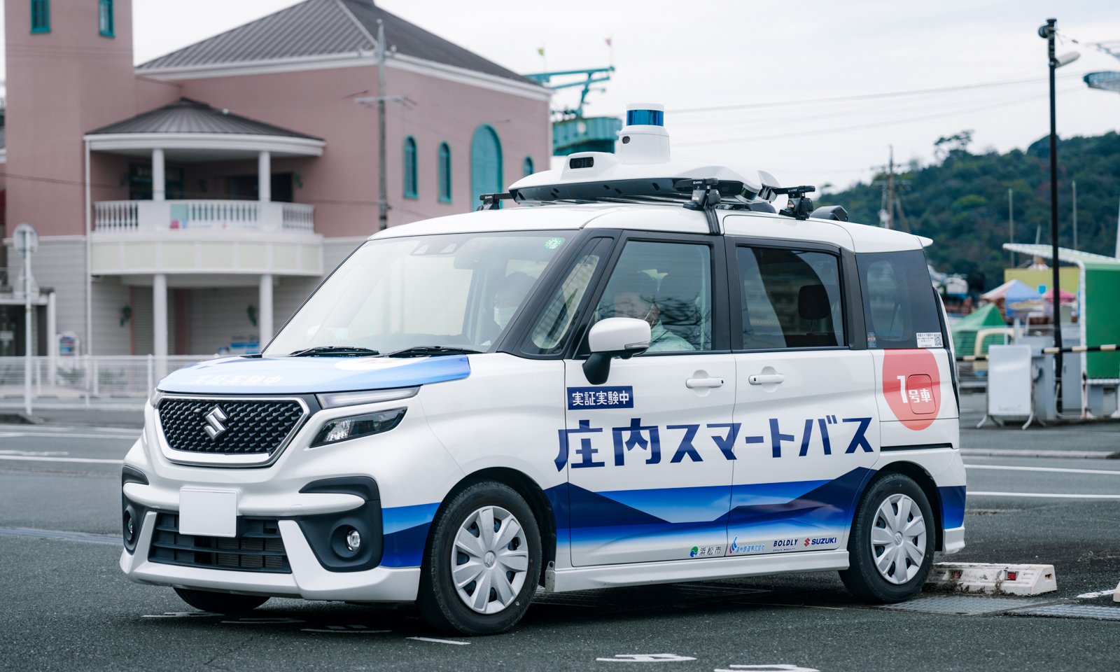 ティアフォーの自動運転技術を搭載したスズキ製車両